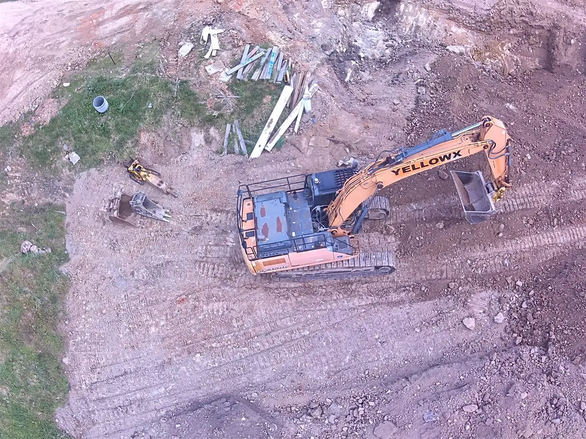 Bulk rock excavation — Diamond Creek — YellowX